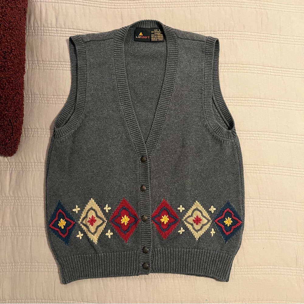 Lizsport Gray Knit Button Front Vest with Embroidered Diamond Pattern